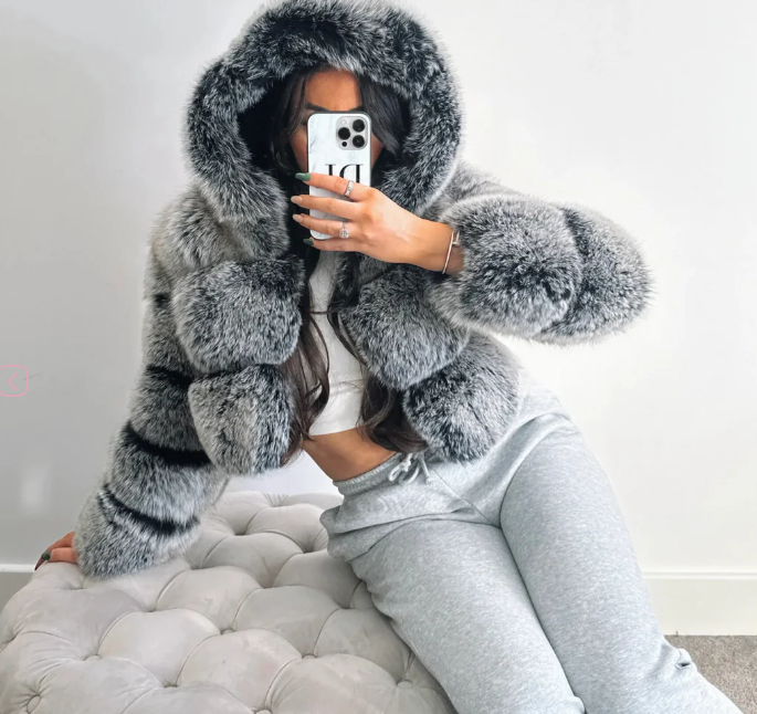 Alba™|Glamour en fausse fourrure