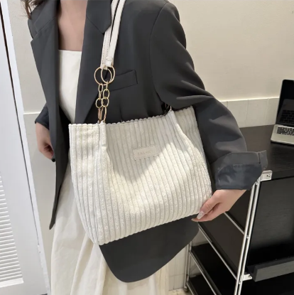 Elegant Shoulder Bag™ | Mélodie