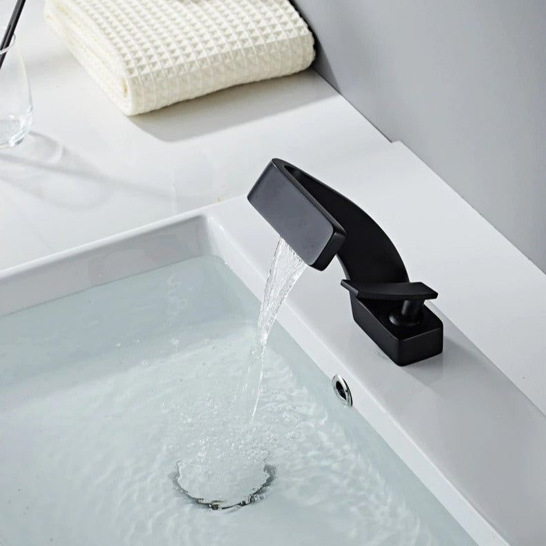 Modern Sleek Chrome Faucet With Waterfall Outlet