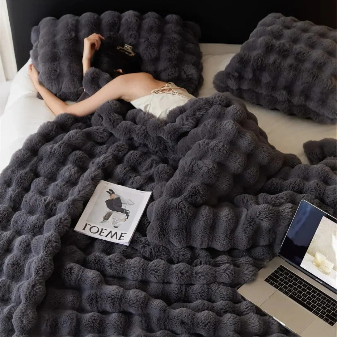All-Season Plush Blanket Lightweight Cozy Year-Round Warmth